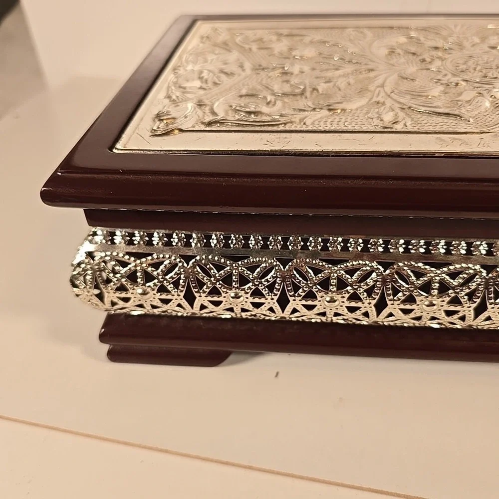 Royal‎ England Intricate Metal Flower Design On Wood Jewelry/trinket Box 12x8x4
